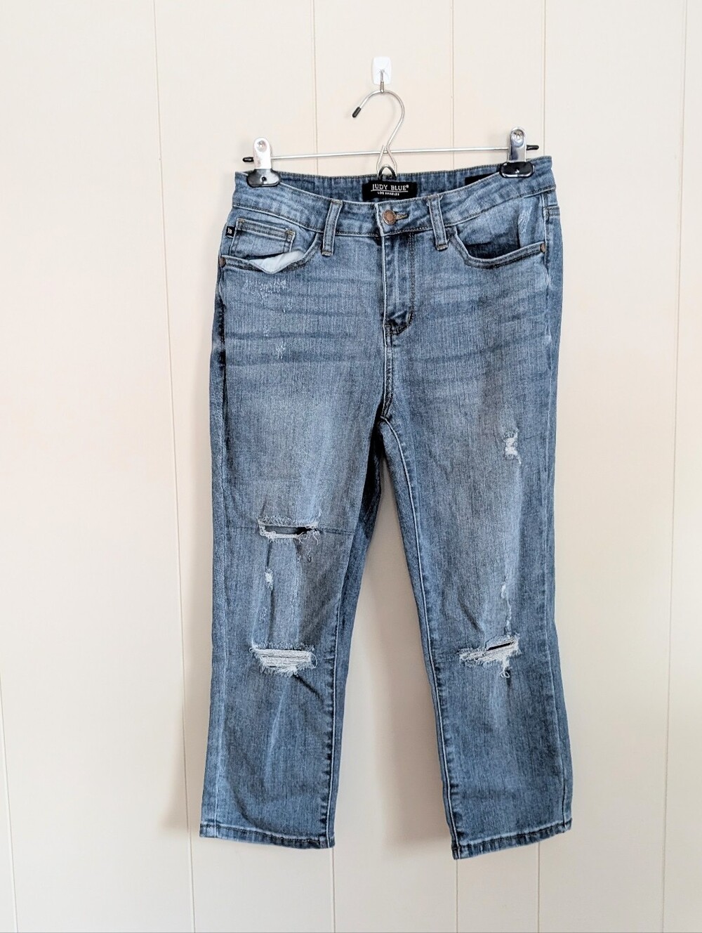 Judy Blue Women's Medium Wash Destroyed Capris Size 29